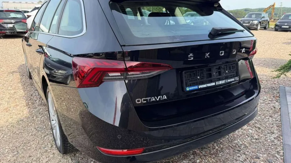 SKODA Octavia -