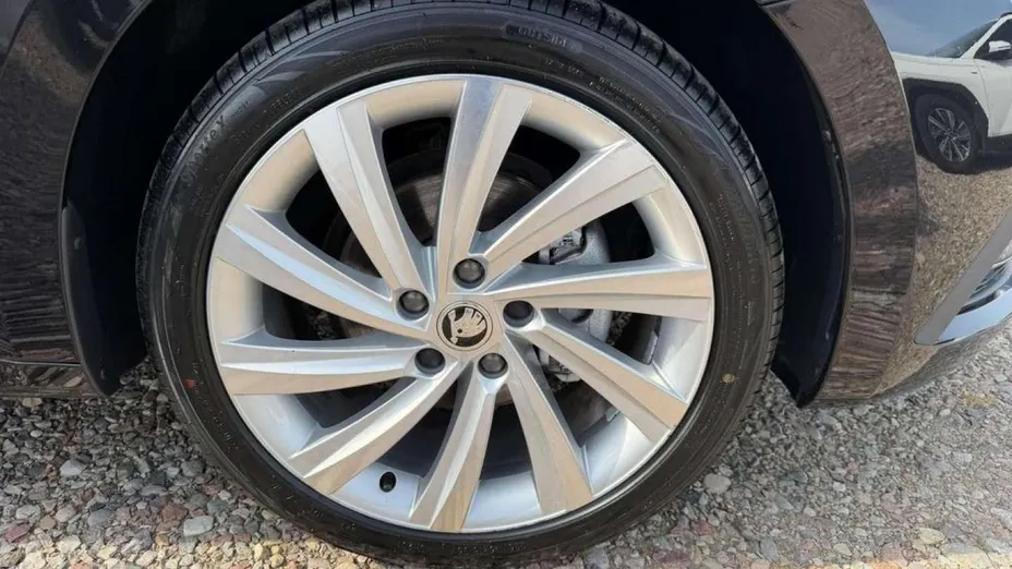 SKODA Octavia -