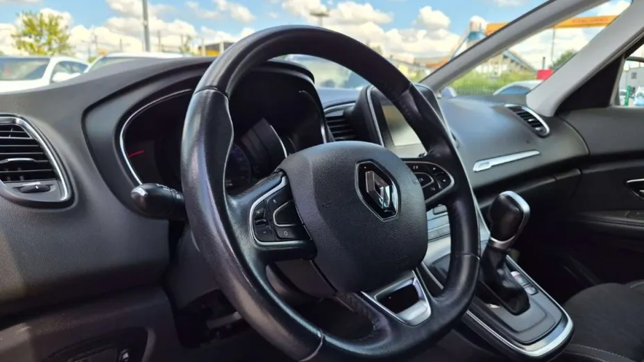 RENAULT Scenic -