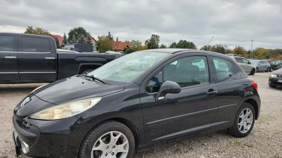 PEUGEOT 207 -