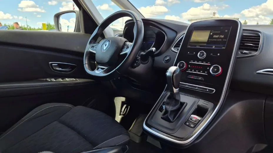 RENAULT Scenic -