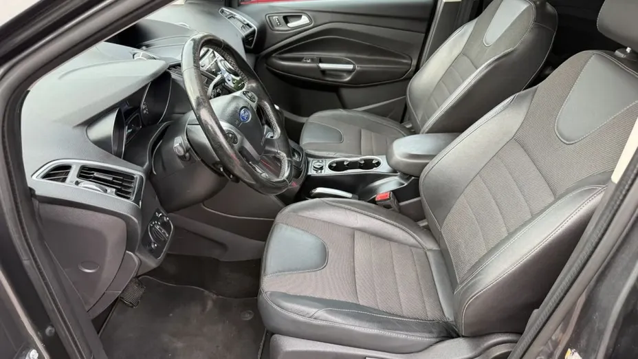 FORD Kuga -