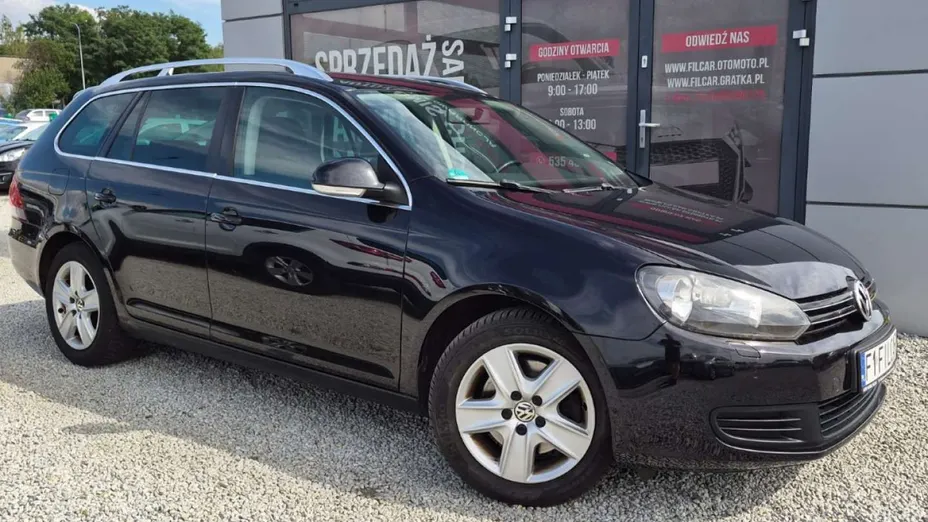 VOLKSWAGEN Golf -