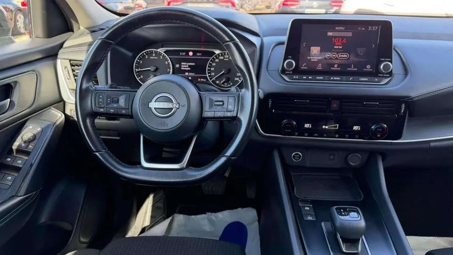 NISSAN Qashqai -