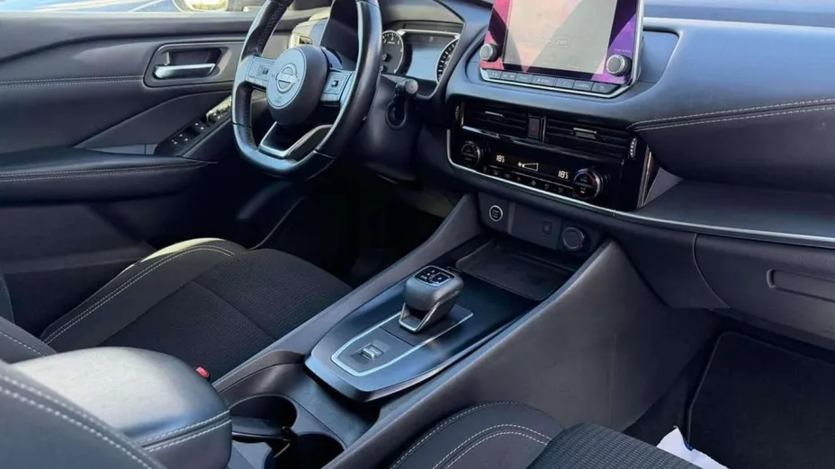 NISSAN Qashqai -