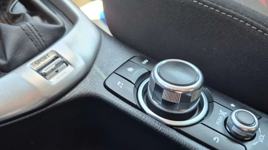 MAZDA CX-3 -