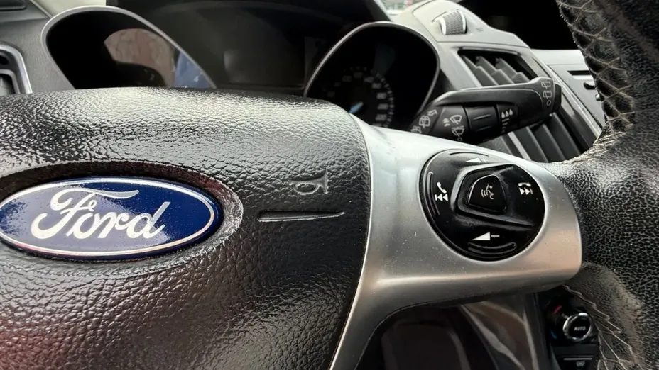 FORD Kuga -