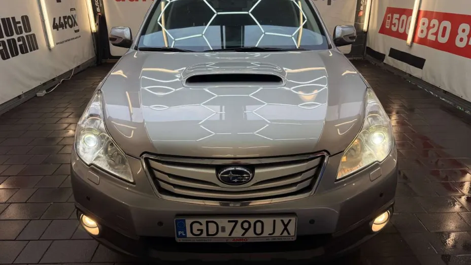 SUBARU Outback -