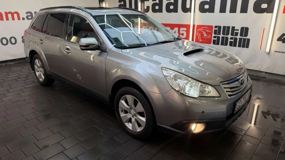 SUBARU Outback -