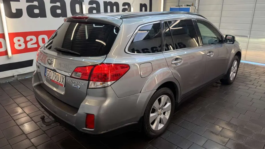 SUBARU Outback -