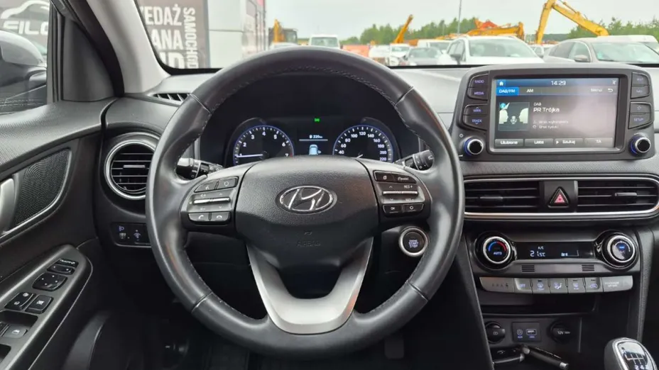 HYUNDAI Kona -