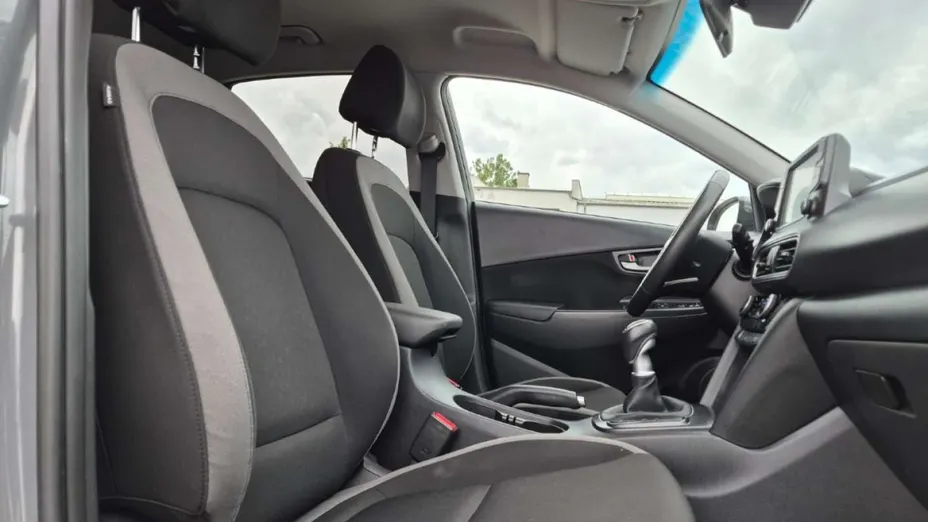 HYUNDAI Kona -