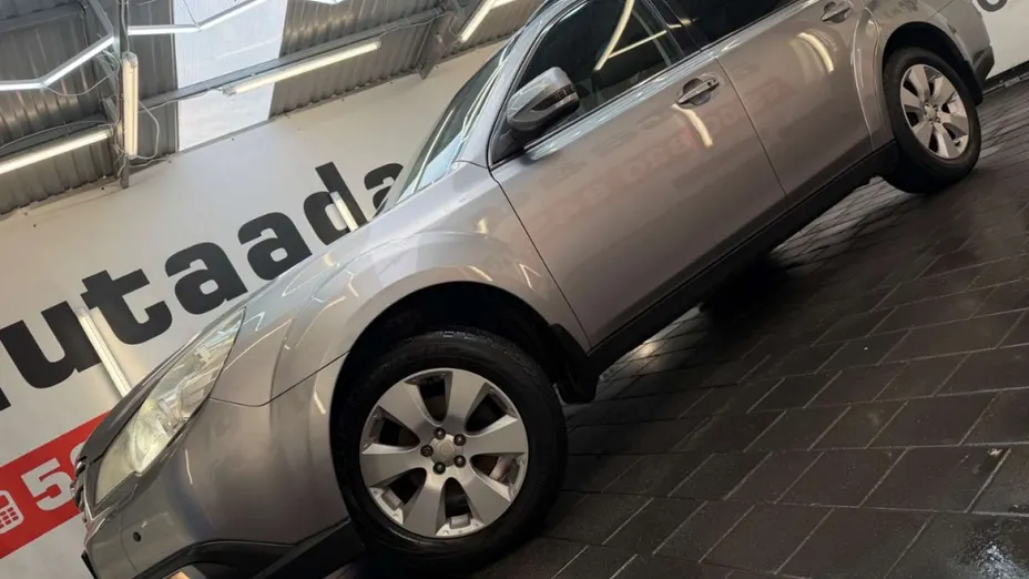 SUBARU Outback -