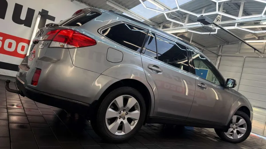 SUBARU Outback -