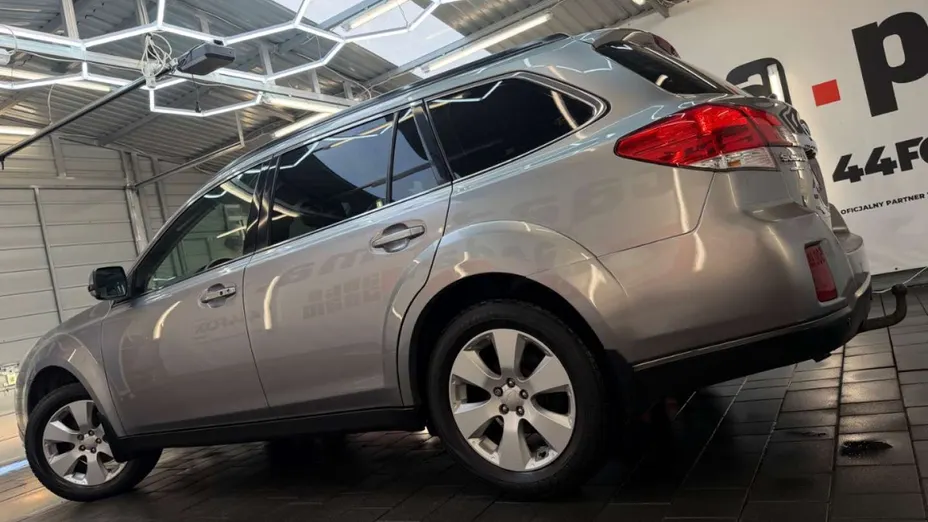 SUBARU Outback -