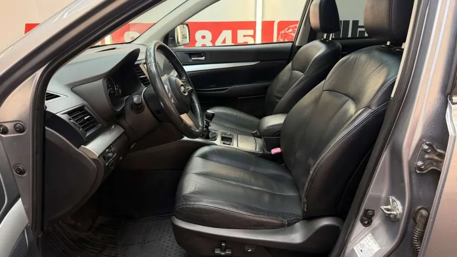 SUBARU Outback -