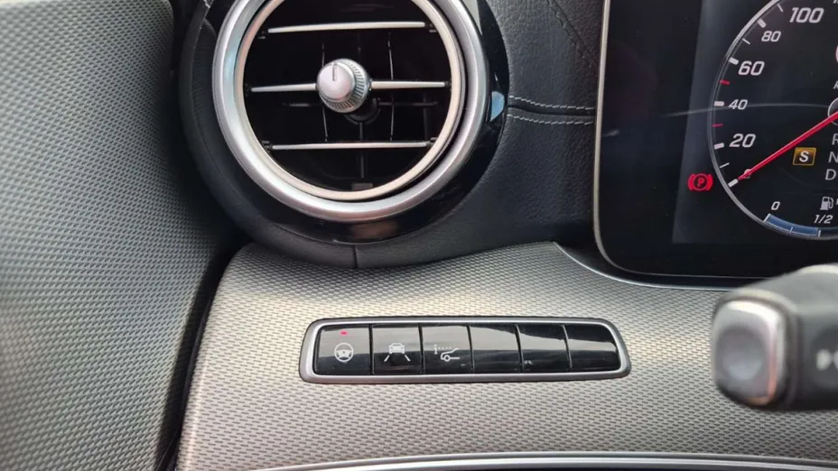 MERCEDES-BENZ E Klasa -