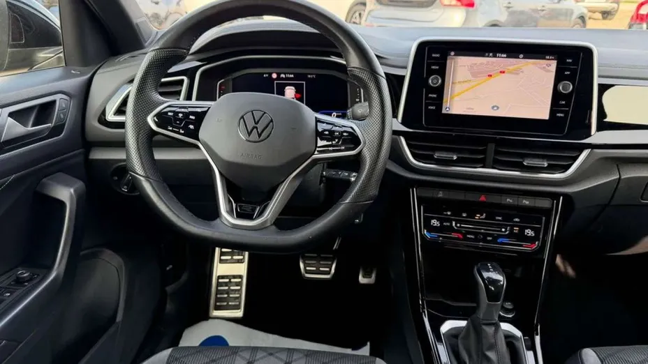 VOLKSWAGEN T-ROC -