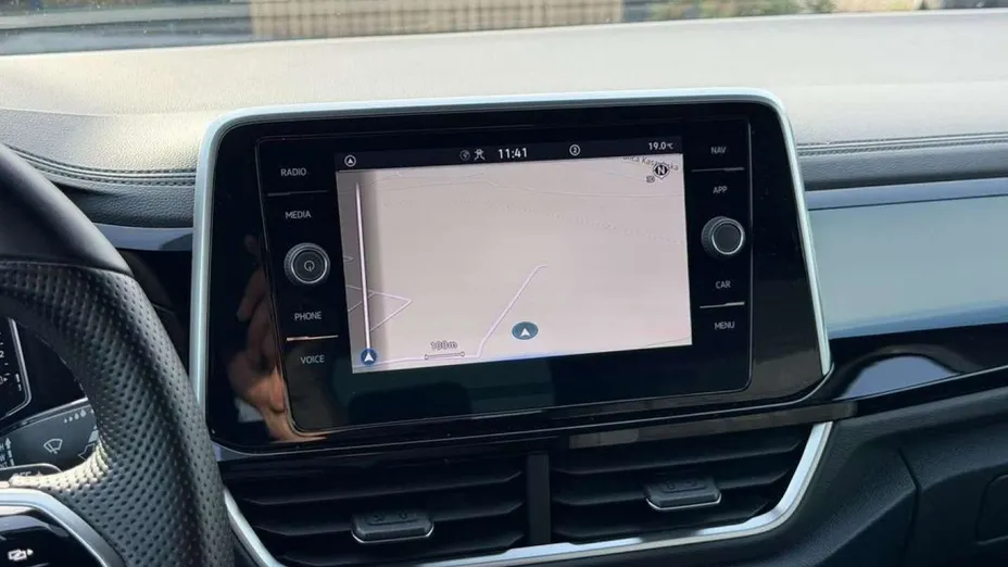 VOLKSWAGEN T-ROC -