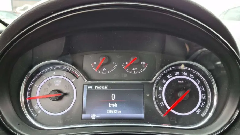 OPEL Insignia -