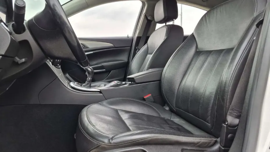 OPEL Insignia -