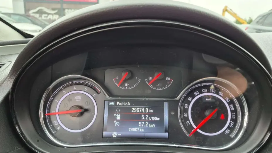 OPEL Insignia -