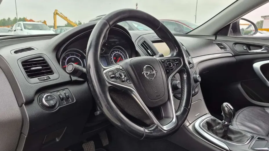 OPEL Insignia -