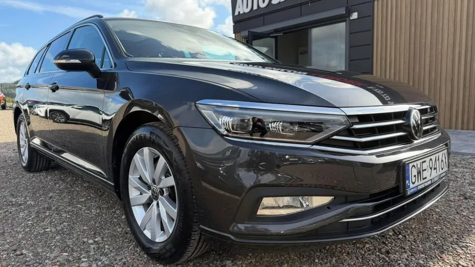 VOLKSWAGEN Passat -