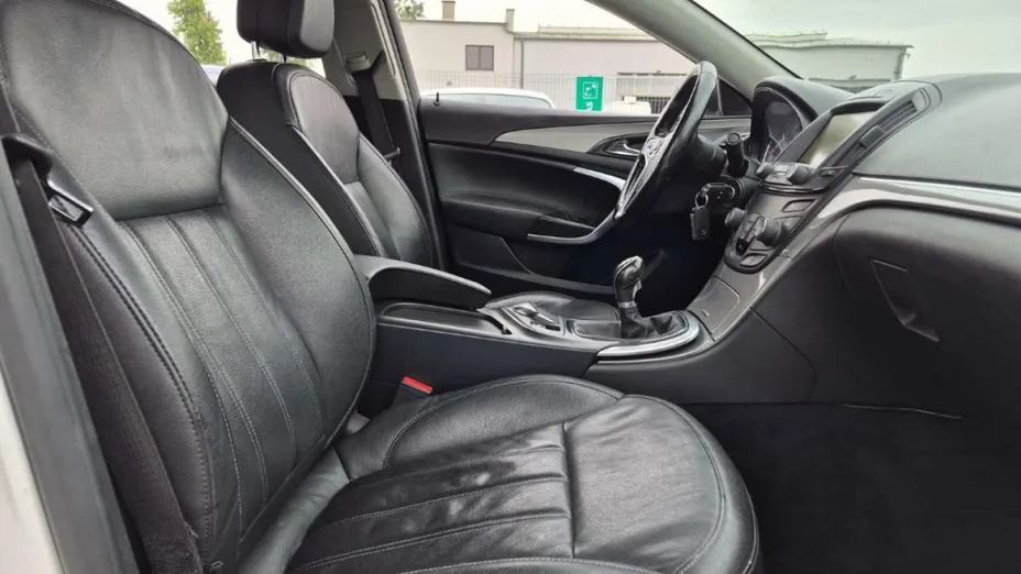 OPEL Insignia -