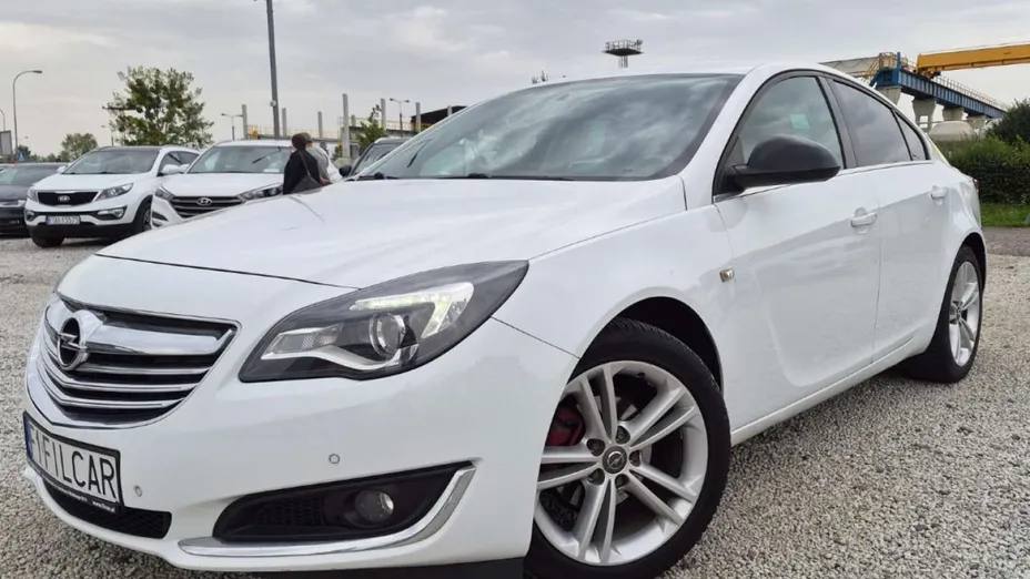 OPEL Insignia -