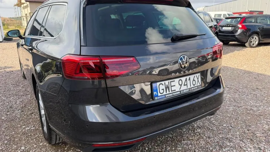 VOLKSWAGEN Passat -