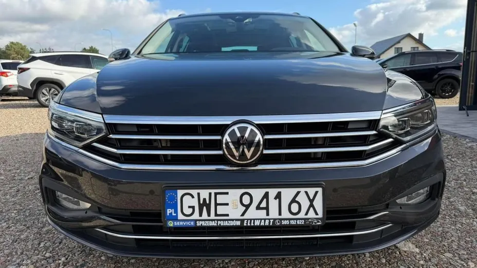 VOLKSWAGEN Passat -