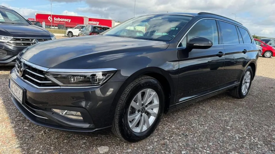 VOLKSWAGEN Passat -