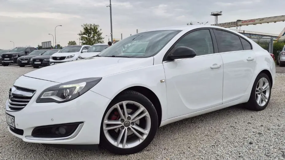 OPEL Insignia -