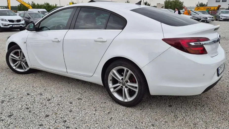 OPEL Insignia -