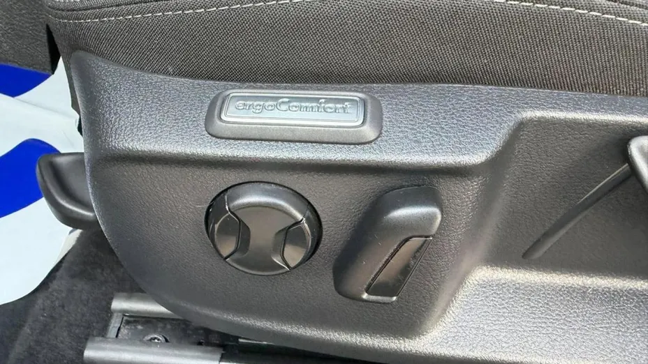 VOLKSWAGEN Passat -