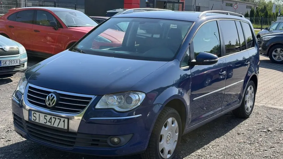 VOLKSWAGEN Touran -