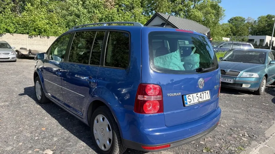 VOLKSWAGEN Touran -