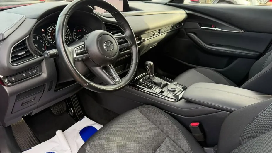 MAZDA CX-30 -