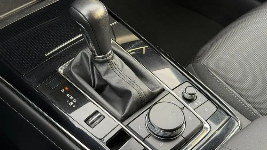 MAZDA CX-30 -