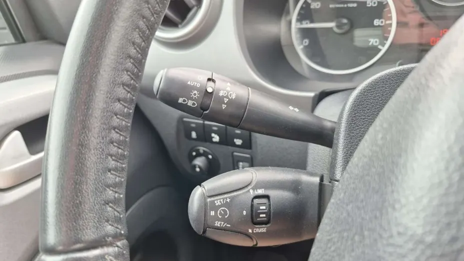 PEUGEOT Partner -