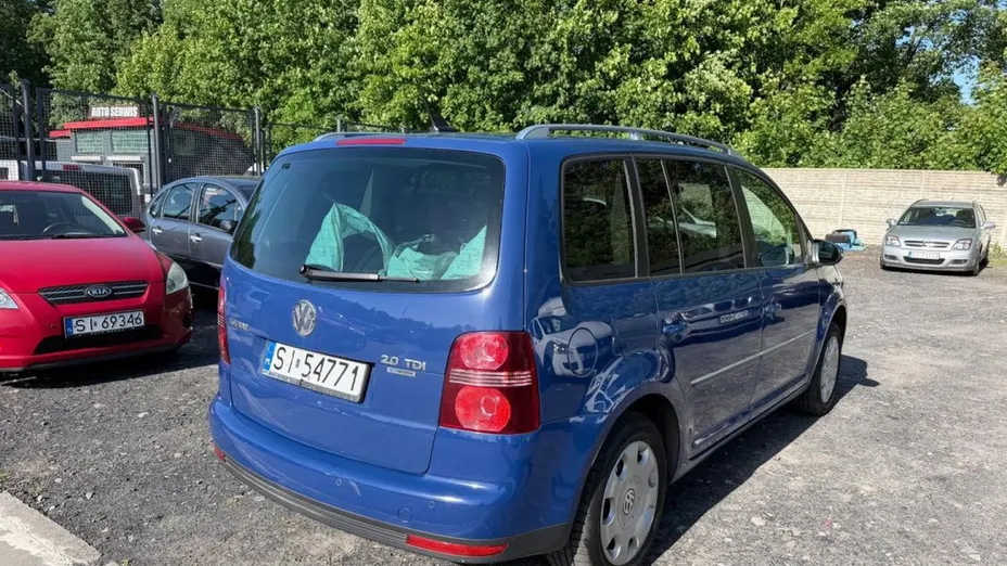 VOLKSWAGEN Touran -