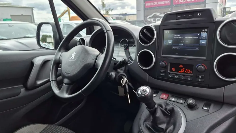 PEUGEOT Partner -