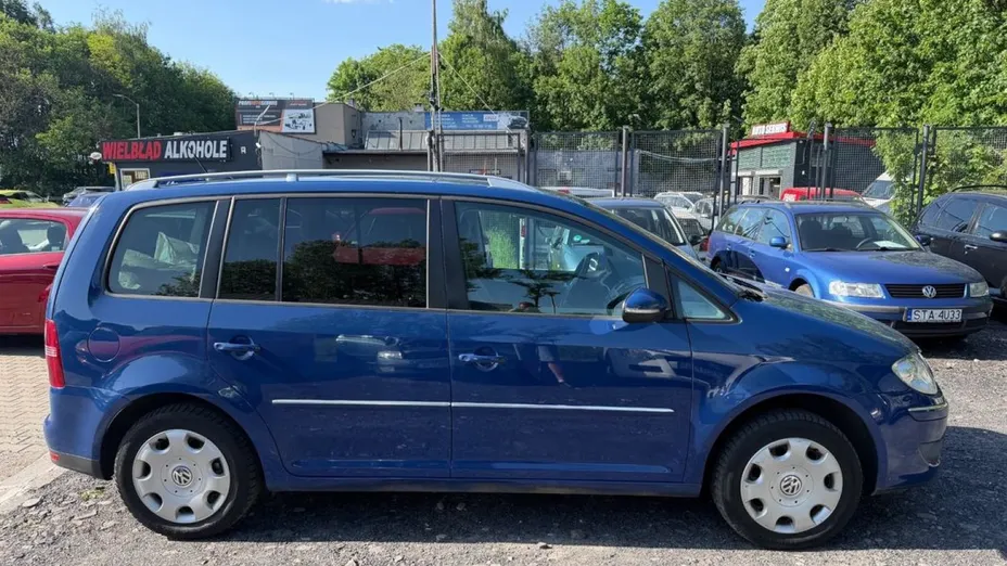VOLKSWAGEN Touran -