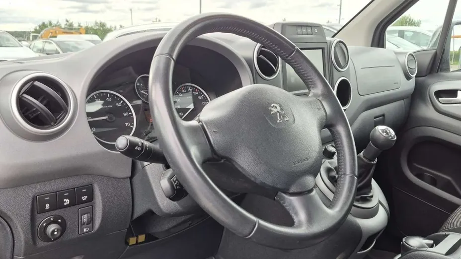 PEUGEOT Partner -