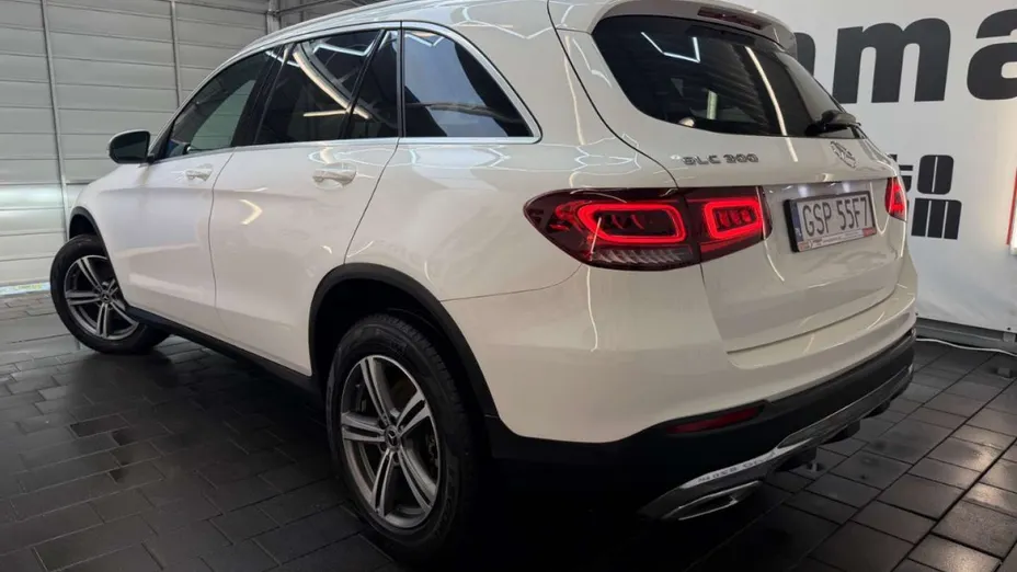 MERCEDES-BENZ GLC -