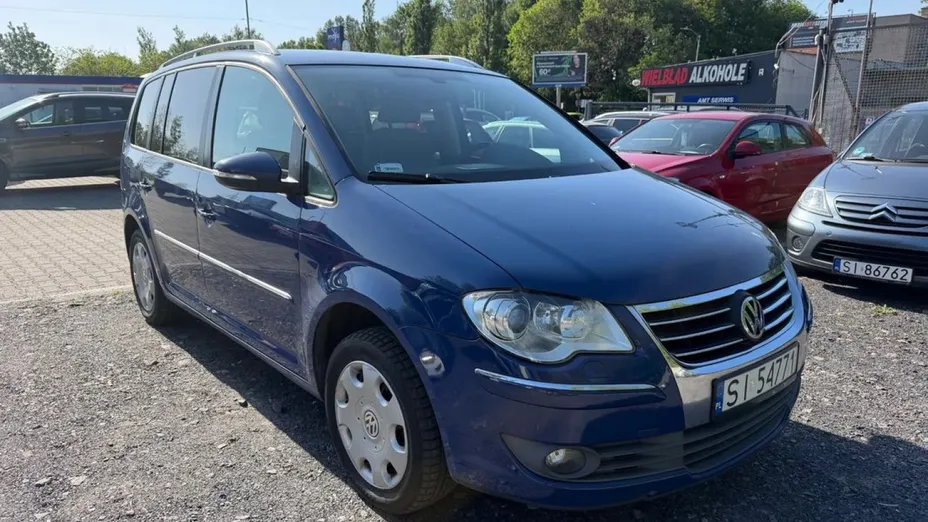 VOLKSWAGEN Touran -