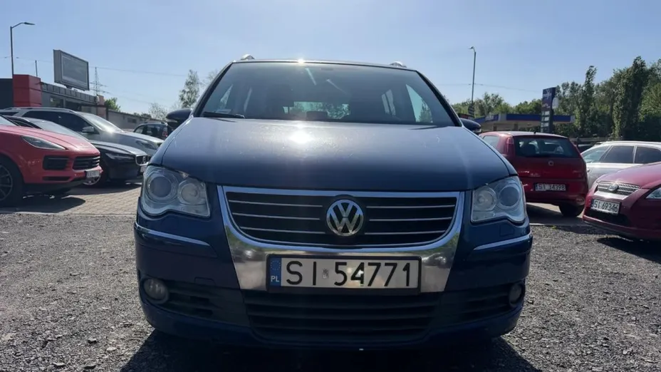 VOLKSWAGEN Touran -