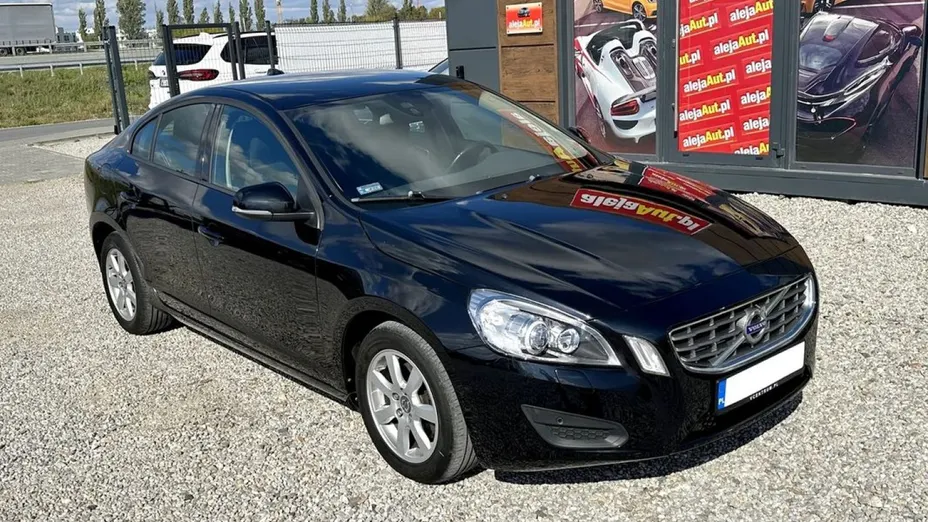 VOLVO S60 -