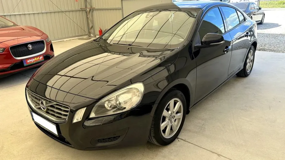 VOLVO S60 -